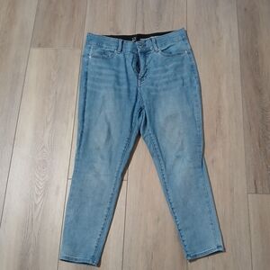 NY&C Curvy Sculpting Skinny Jeans Size 16 Light Wash – Stretch Denim